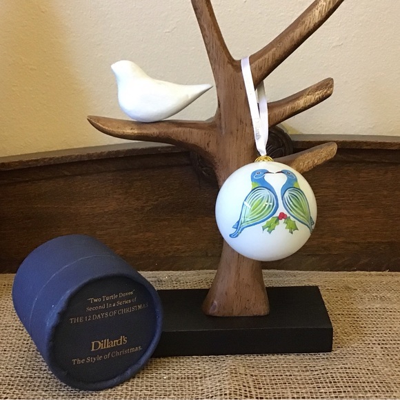 Dillard’s 2008 Two Turtle Doves inside painted glass ornament.  2nd in a series. - Picture 2 of 7